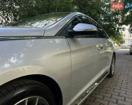 Серый Хендай Соната, объемом двигателя 2 л и пробегом 138 тыс. км за 10899 $, фото 2 на Automoto.ua