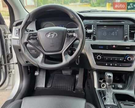 Сірий Хендай Соната, об'ємом двигуна 2 л та пробігом 255 тис. км за 9200 $, фото 38 на Automoto.ua