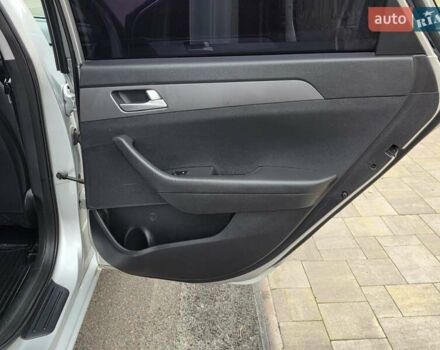 Сірий Хендай Соната, об'ємом двигуна 2 л та пробігом 255 тис. км за 9200 $, фото 33 на Automoto.ua