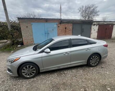 Сірий Хендай Соната, об'ємом двигуна 2.36 л та пробігом 118 тис. км за 9700 $, фото 1 на Automoto.ua