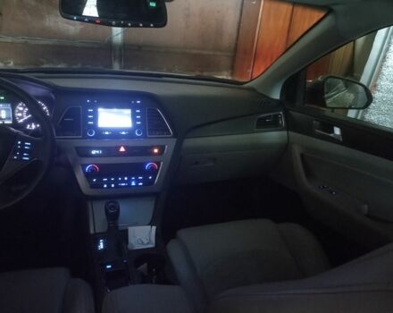 Серый Хендай Соната, объемом двигателя 2.4 л и пробегом 70 тыс. км за 11000 $, фото 1 на Automoto.ua