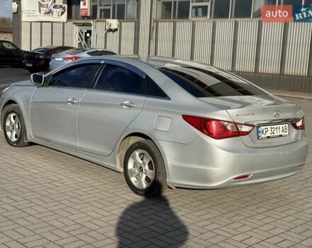 Серый Хендай Соната, объемом двигателя 2 л и пробегом 222 тыс. км за 6999 $, фото 5 на Automoto.ua