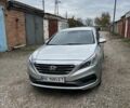 Сірий Хендай Соната, об'ємом двигуна 2.36 л та пробігом 118 тис. км за 9700 $, фото 1 на Automoto.ua