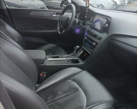 Сірий Хендай Соната, об'ємом двигуна 2 л та пробігом 360 тис. км за 8300 $, фото 1 на Automoto.ua