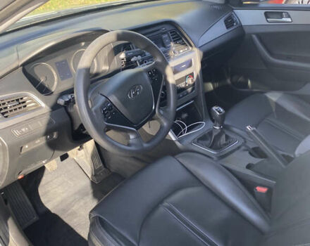 Хендай Соната 2014 у Києві на Automoto.ua Сірий Хендай Соната, об'ємом двигуна 2 л та пробігом 252 тис. км за 7350 $, фото 7 на Automoto.ua