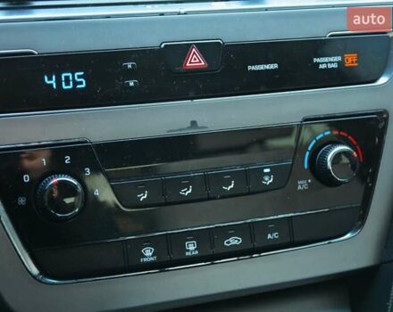 Сірий Хендай Соната, об'ємом двигуна 2.36 л та пробігом 265 тис. км за 9333 $, фото 22 на Automoto.ua