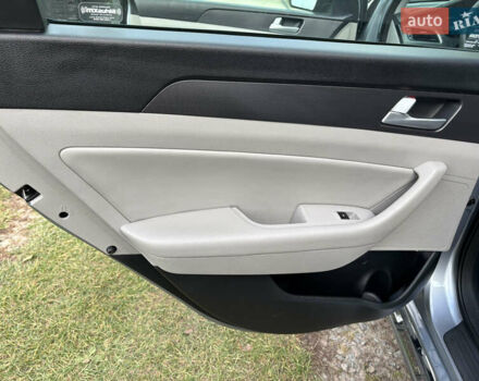 Серый Хендай Соната, объемом двигателя 2.36 л и пробегом 100 тыс. км за 9000 $, фото 17 на Automoto.ua