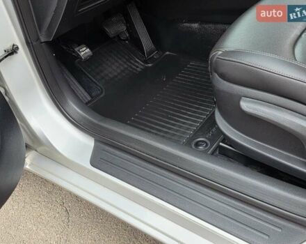 Сірий Хендай Соната, об'ємом двигуна 2 л та пробігом 255 тис. км за 9200 $, фото 23 на Automoto.ua