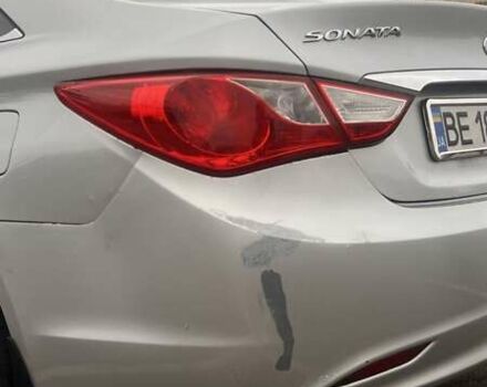 Серый Хендай Соната, объемом двигателя 2 л и пробегом 192 тыс. км за 8400 $, фото 3 на Automoto.ua