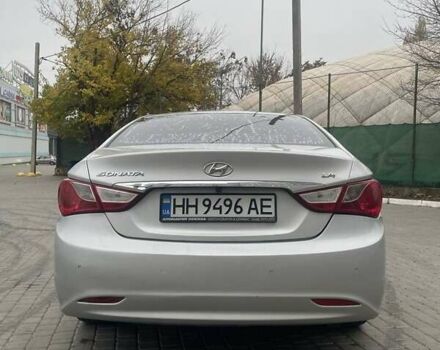 Серый Хендай Соната, объемом двигателя 2 л и пробегом 300 тыс. км за 7500 $, фото 2 на Automoto.ua