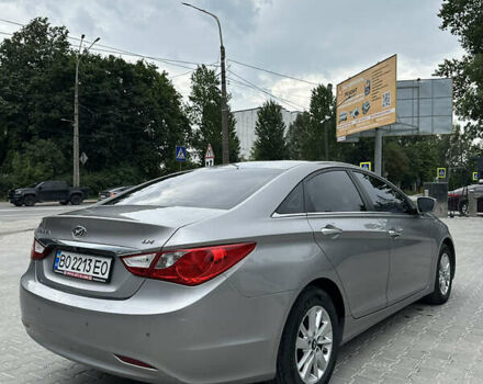 Сірий Хендай Соната, об'ємом двигуна 2 л та пробігом 280 тис. км за 8200 $, фото 4 на Automoto.ua