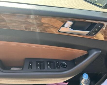 Сірий Хендай Соната, об'ємом двигуна 2.36 л та пробігом 112 тис. км за 11500 $, фото 9 на Automoto.ua