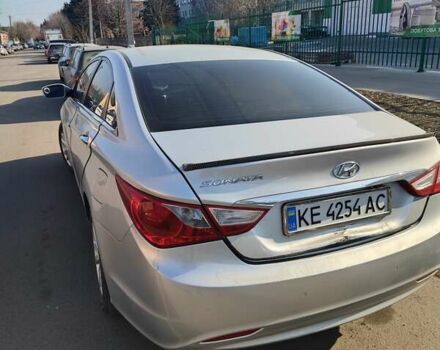 Сірий Хендай Соната, об'ємом двигуна 2 л та пробігом 200 тис. км за 7499 $, фото 2 на Automoto.ua