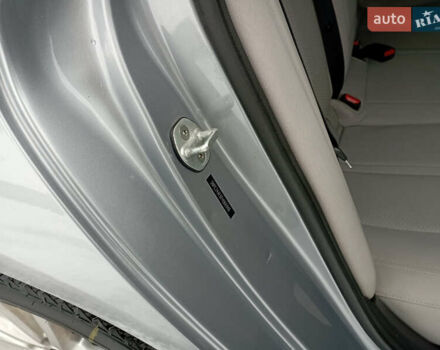 Сірий Хендай Соната, об'ємом двигуна 2.36 л та пробігом 200 тис. км за 7700 $, фото 12 на Automoto.ua