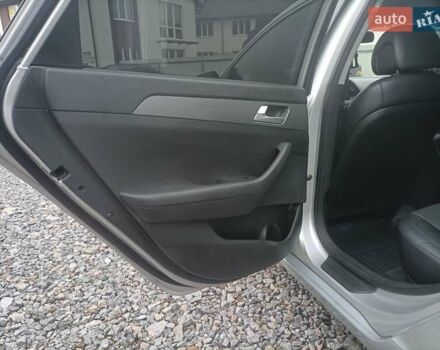 Сірий Хендай Соната, об'ємом двигуна 2 л та пробігом 360 тис. км за 8300 $, фото 13 на Automoto.ua