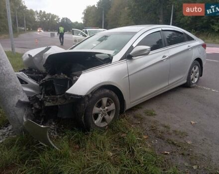 Сірий Хендай Соната, об'ємом двигуна 2 л та пробігом 320 тис. км за 3100 $, фото 5 на Automoto.ua