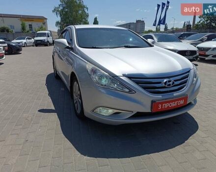 Сірий Хендай Соната, об'ємом двигуна 2.36 л та пробігом 174 тис. км за 11400 $, фото 1 на Automoto.ua