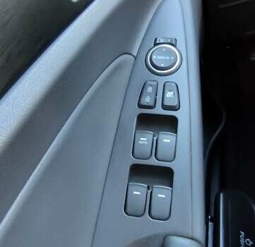 Серый Хендай Соната, объемом двигателя 2.4 л и пробегом 268 тыс. км за 7500 $, фото 15 на Automoto.ua