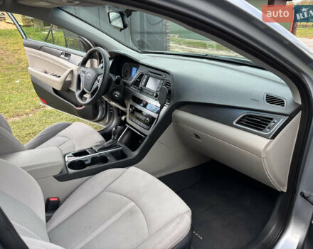 Серый Хендай Соната, объемом двигателя 2.36 л и пробегом 100 тыс. км за 9000 $, фото 21 на Automoto.ua