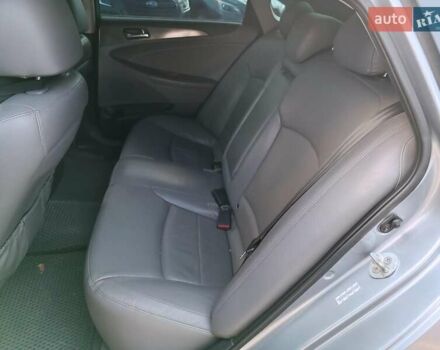 Сірий Хендай Соната, об'ємом двигуна 2.4 л та пробігом 207 тис. км за 11290 $, фото 14 на Automoto.ua