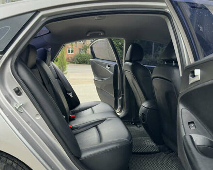 Сірий Хендай Соната, об'ємом двигуна 2 л та пробігом 280 тис. км за 8200 $, фото 9 на Automoto.ua