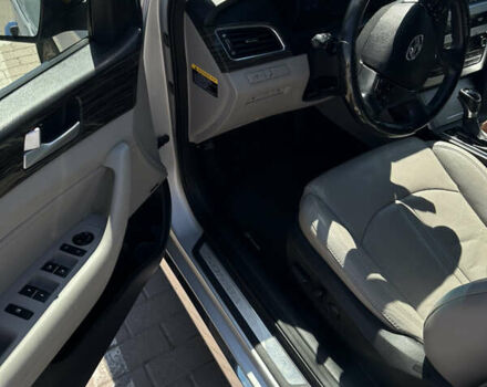 Серый Хендай Соната, объемом двигателя 2.36 л и пробегом 134 тыс. км за 11500 $, фото 16 на Automoto.ua