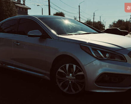 Серый Хендай Соната, объемом двигателя 2 л и пробегом 122 тыс. км за 13500 $, фото 3 на Automoto.ua