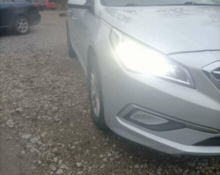 Сірий Хендай Соната, об'ємом двигуна 2 л та пробігом 360 тис. км за 8300 $, фото 4 на Automoto.ua