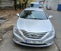 Серый Хендай Соната, объемом двигателя 2 л и пробегом 296 тыс. км за 10900 $, фото 3 на Automoto.ua