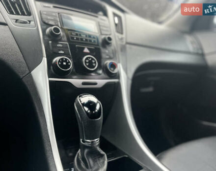 Серый Хендай Соната, объемом двигателя 2 л и пробегом 299 тыс. км за 8299 $, фото 11 на Automoto.ua