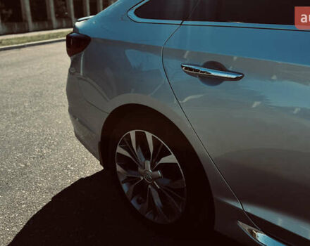 Серый Хендай Соната, объемом двигателя 2 л и пробегом 122 тыс. км за 13500 $, фото 6 на Automoto.ua