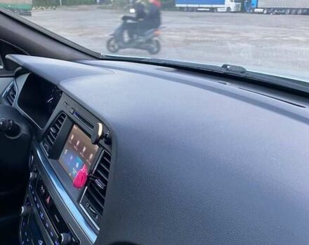 Серый Хендай Соната, объемом двигателя 2 л и пробегом 359 тыс. км за 9500 $, фото 54 на Automoto.ua