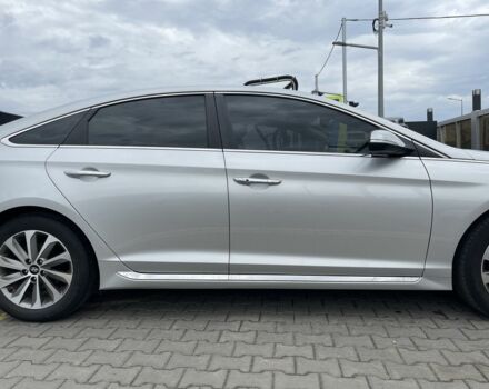 Серый Хендай Соната, объемом двигателя 2.4 л и пробегом 136 тыс. км за 10800 $, фото 3 на Automoto.ua