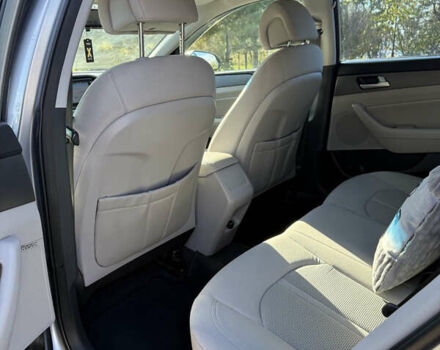 Хендай Соната 2014 у Одесі на Automoto.ua Сірий Хендай Соната, об'ємом двигуна 2.4 л та пробігом 159 тис. км за 9500 $, фото 11 на Automoto.ua