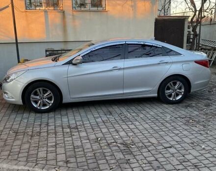 Серый Хендай Соната, объемом двигателя 2 л и пробегом 304 тыс. км за 8000 $, фото 4 на Automoto.ua