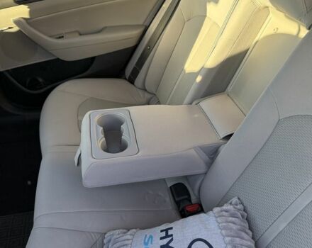 Серый Хендай Соната, объемом двигателя 2.4 л и пробегом 158 тыс. км за 9500 $, фото 8 на Automoto.ua