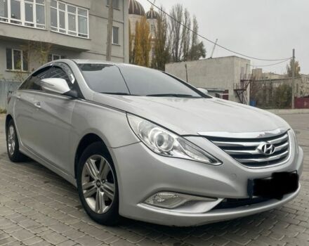 Серый Хендай Соната, объемом двигателя 2 л и пробегом 300 тыс. км за 6800 $, фото 1 на Automoto.ua