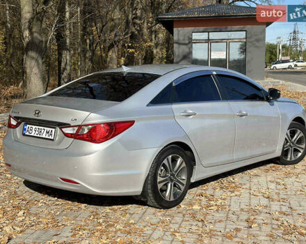 Сірий Хендай Соната, об'ємом двигуна 2 л та пробігом 231 тис. км за 9500 $, фото 1 на Automoto.ua