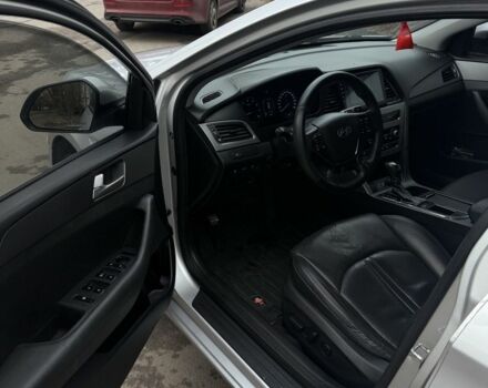 Серый Хендай Соната, объемом двигателя 2 л и пробегом 220 тыс. км за 6700 $, фото 8 на Automoto.ua