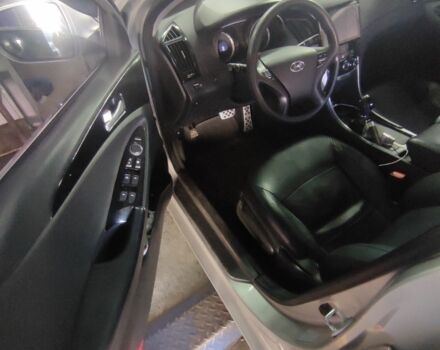 Сірий Хендай Соната, об'ємом двигуна 2 л та пробігом 273 тис. км за 6800 $, фото 6 на Automoto.ua