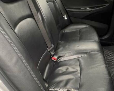 Серый Хендай Соната, объемом двигателя 2 л и пробегом 192 тыс. км за 8400 $, фото 11 на Automoto.ua