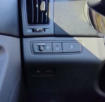 Серый Хендай Соната, объемом двигателя 2.4 л и пробегом 268 тыс. км за 7500 $, фото 14 на Automoto.ua