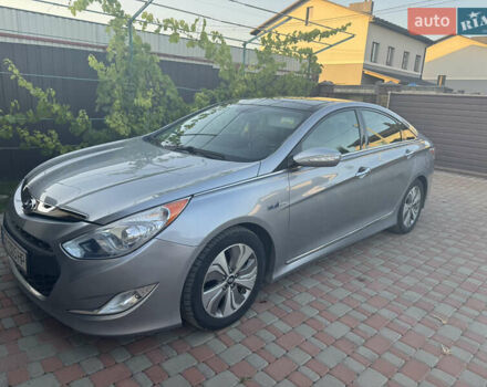 Сірий Хендай Соната, об'ємом двигуна 2.36 л та пробігом 101 тис. км за 11300 $, фото 1 на Automoto.ua