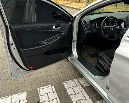 Сірий Хендай Соната, об'ємом двигуна 2 л та пробігом 356 тис. км за 7900 $, фото 8 на Automoto.ua