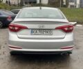 Серый Хендай Соната, объемом двигателя 2.4 л и пробегом 150 тыс. км за 7800 $, фото 2 на Automoto.ua