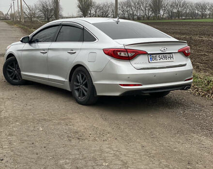 Серый Хендай Соната, объемом двигателя 2.36 л и пробегом 135 тыс. км за 10400 $, фото 3 на Automoto.ua