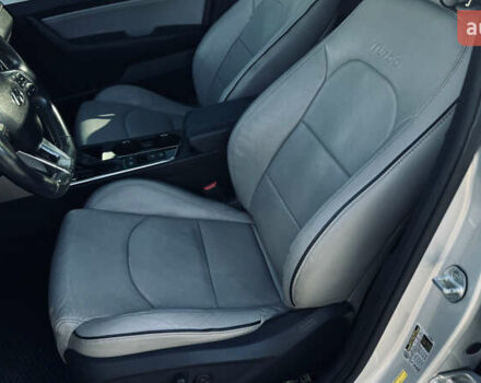 Серый Хендай Соната, объемом двигателя 2 л и пробегом 122 тыс. км за 13500 $, фото 23 на Automoto.ua