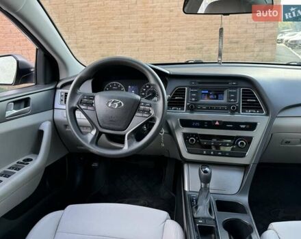 Хендай Соната 2014 у Одесі на Automoto.ua Сірий Хендай Соната, об'ємом двигуна 2.4 л та пробігом 190 тис. км за 10300 $, фото 16 на Automoto.ua