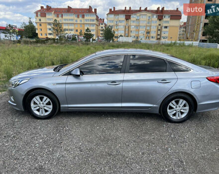 Сірий Хендай Соната, об'ємом двигуна 2 л та пробігом 273 тис. км за 12000 $, фото 5 на Automoto.ua