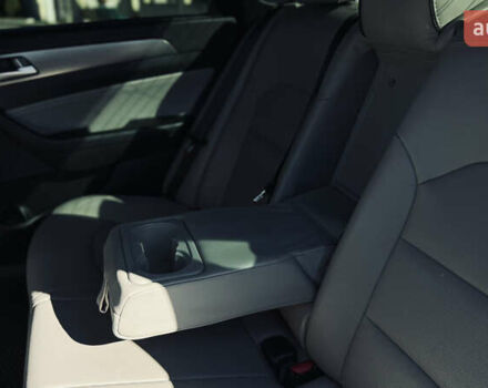 Серый Хендай Соната, объемом двигателя 2 л и пробегом 122 тыс. км за 13500 $, фото 15 на Automoto.ua